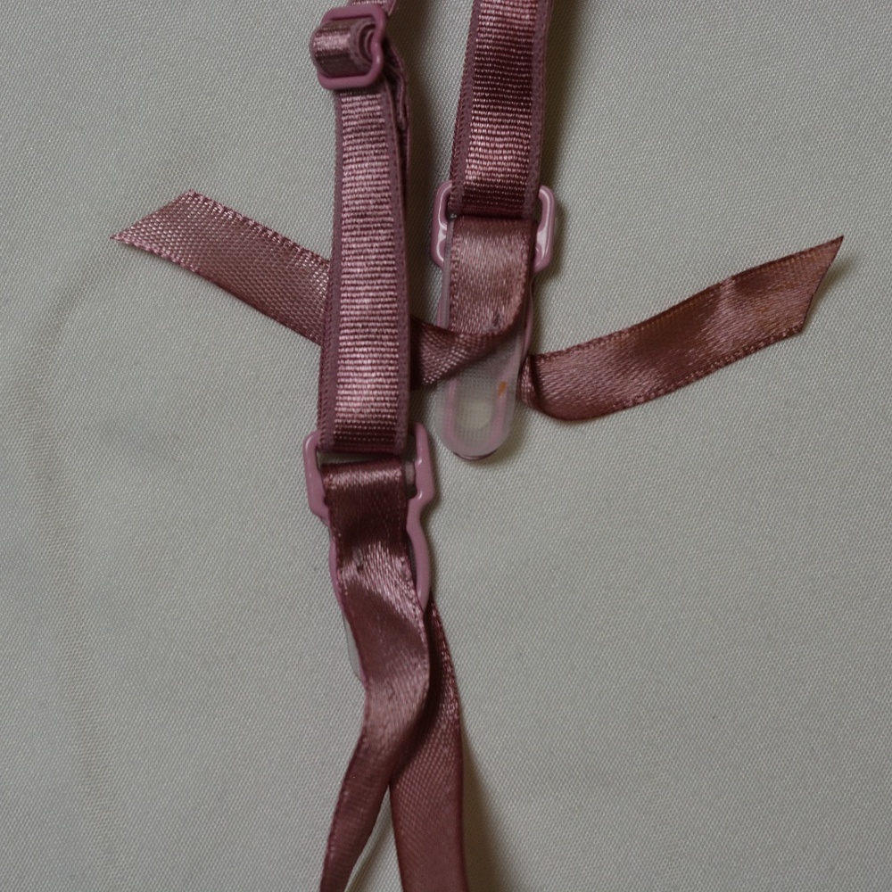 Pink Lace Garter Set - Picture 16 of 16